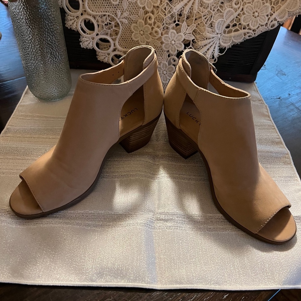 Lucky Brand LP-Barimo Bootie Sandal